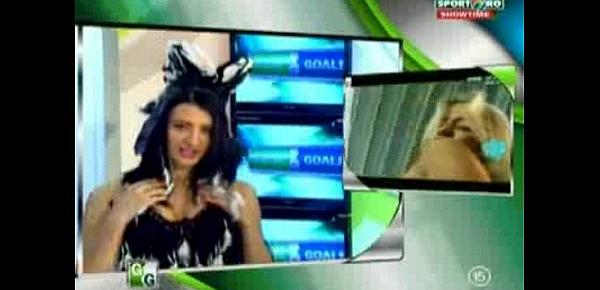  Goluri si Goale ep 15 Gina si Roxy (Romania naked news)